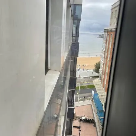 Espectacular Piso En La Playa דירה גיחון