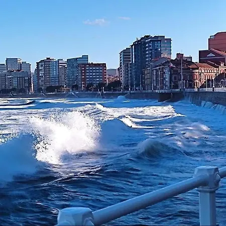 Espectacular Piso En La Playa * Χιχόν