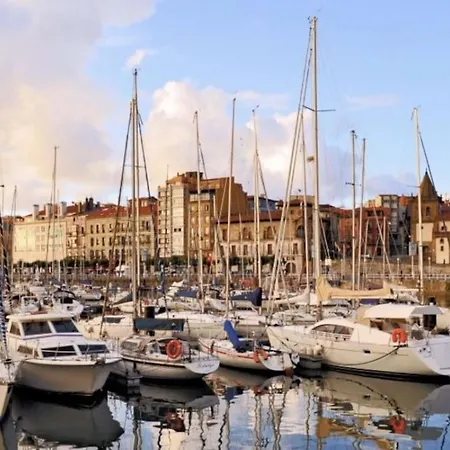Espectacular Piso En La Playa ヒホン
